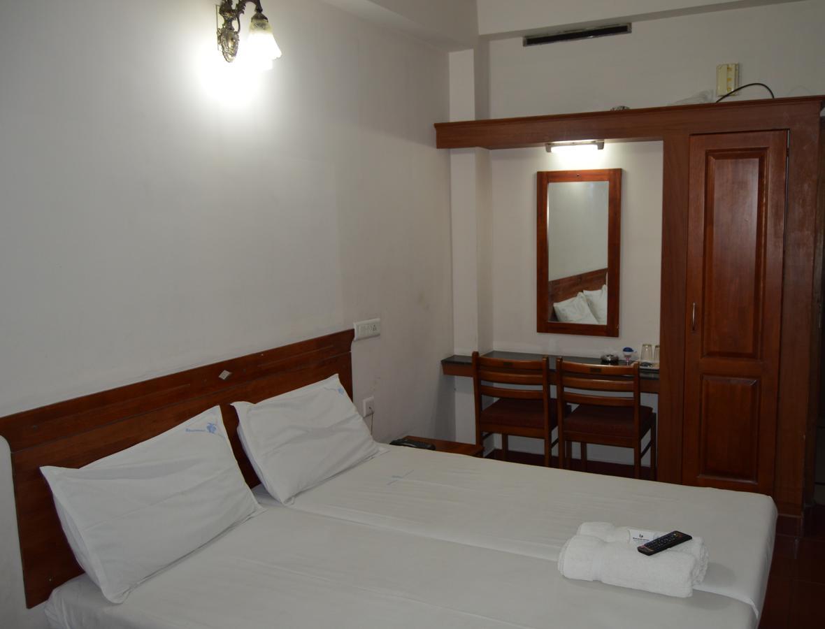 Shalimar Metro Hotel Kochi Exterior foto